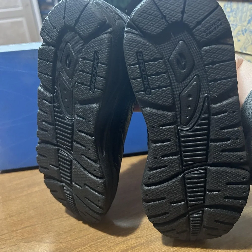 Brooks Addiction Walker Shoes Womens Size 5 Narrow Black Leather Walking Comfort